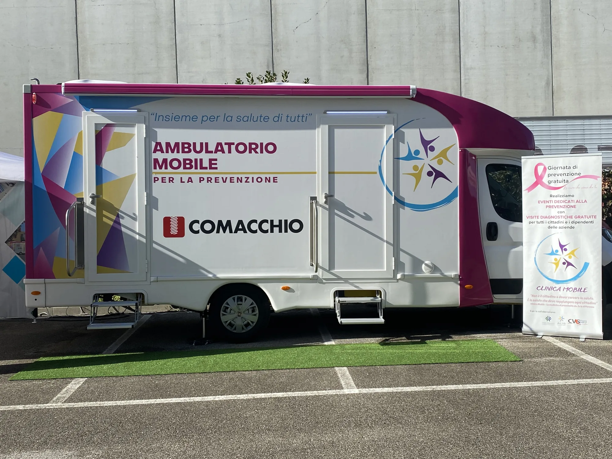 L'ambulatorio mobile della Clinica Mobile alla sede di Comacchio per la giornata di prevenzione