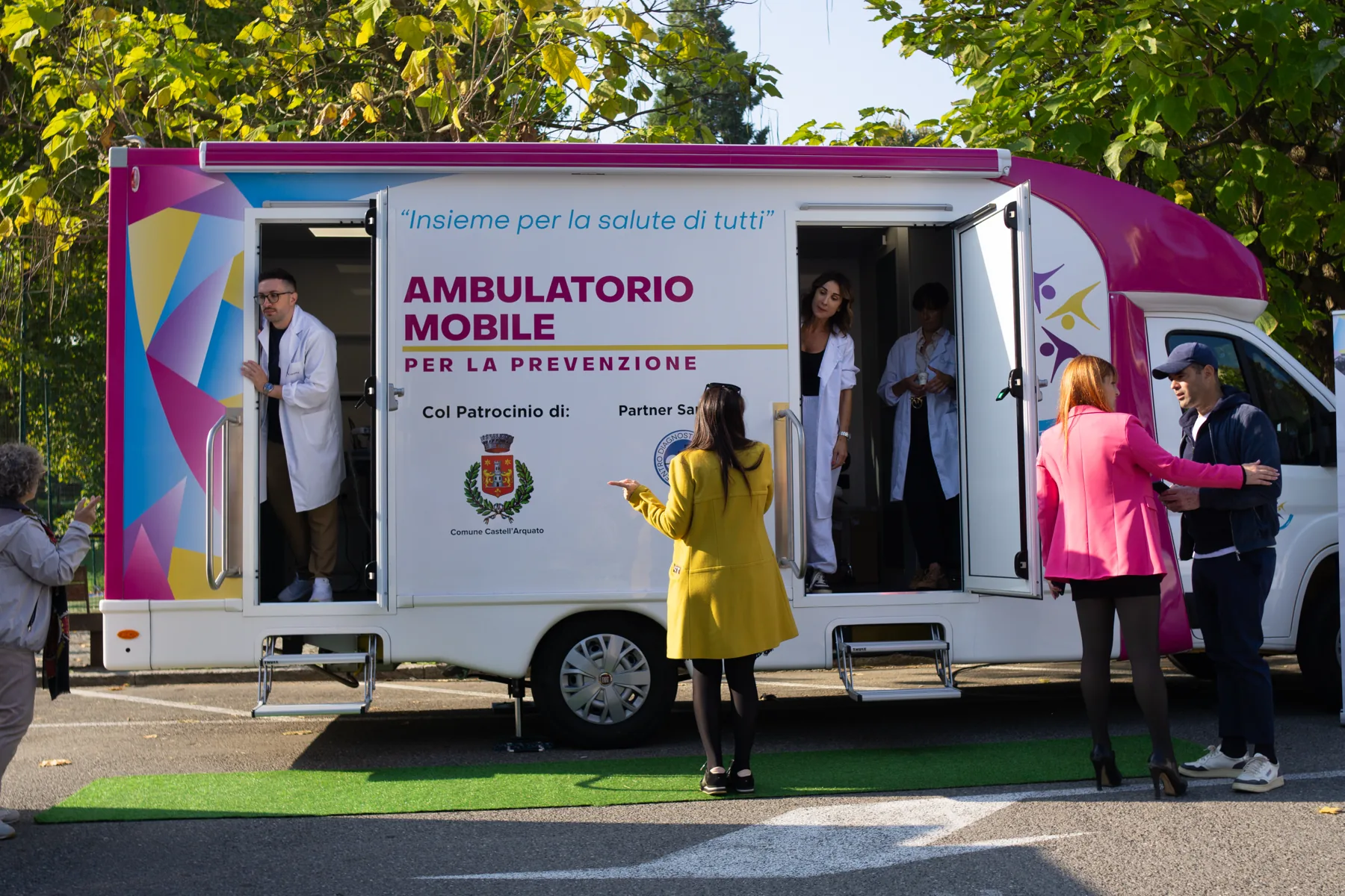 Una giornata di prevenzione della Clinica Mobile a Castell'Arquato, provincia di piacenza · emilia-romagna